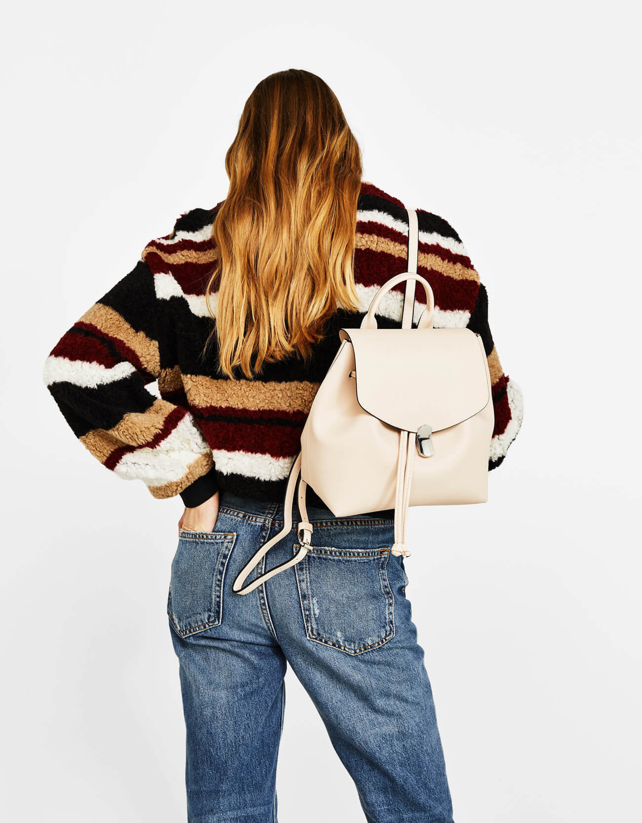 Backpack with metal fastener - Image 6